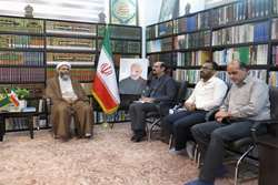دیدار عیدانه رئیس بیمارستان پیامبر اعظم (ص) با امام جمعه قشم