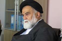 بازدید رئیس نهاد نمایندگی مقام معظم رهبری در دانشگاه علوم پزشکی هرمزگان از بیمارستان قشم