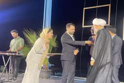نماینده کادر درمان قشم تقدیر شد؛تجلیل از پزشکی که در شرایط سخت جسمانی بیمارستان را ترک نکرد