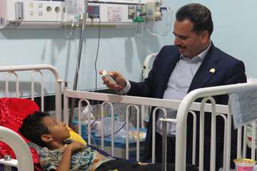 عیادت از بیماران بستری توسط معاون درمان دانشگاه علوم پزشکی هرمزگان